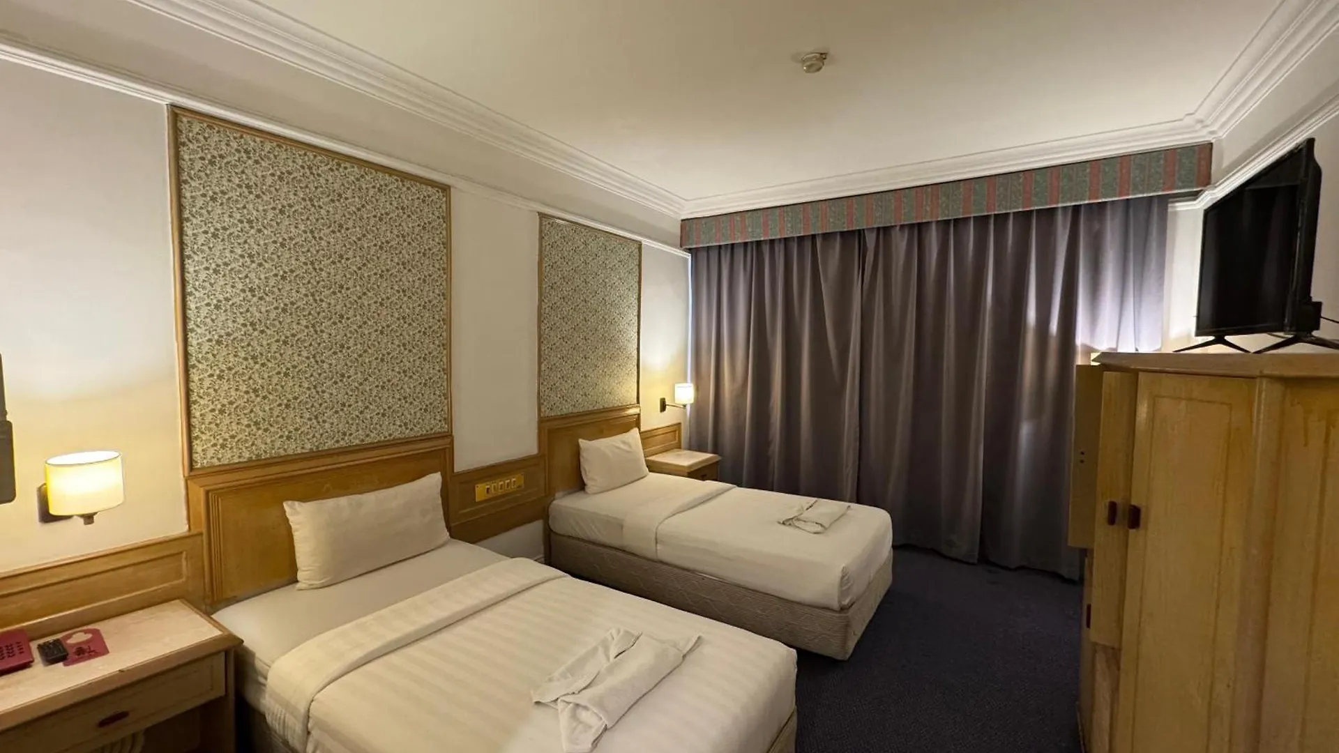 Hotel Deleeton Kota Kinabalu 2*,