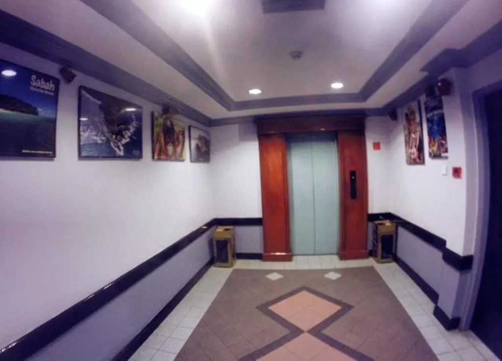 Hotel Deleeton Kota Kinabalu 2*,