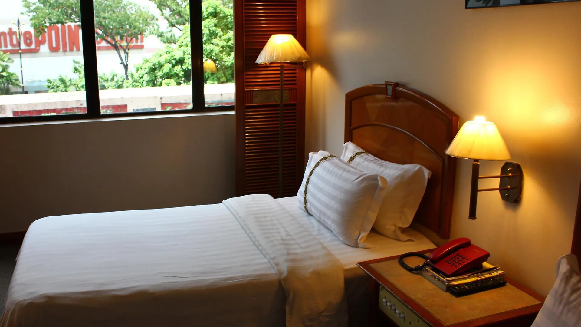 Hotel Deleeton Kota Kinabalu 2*,